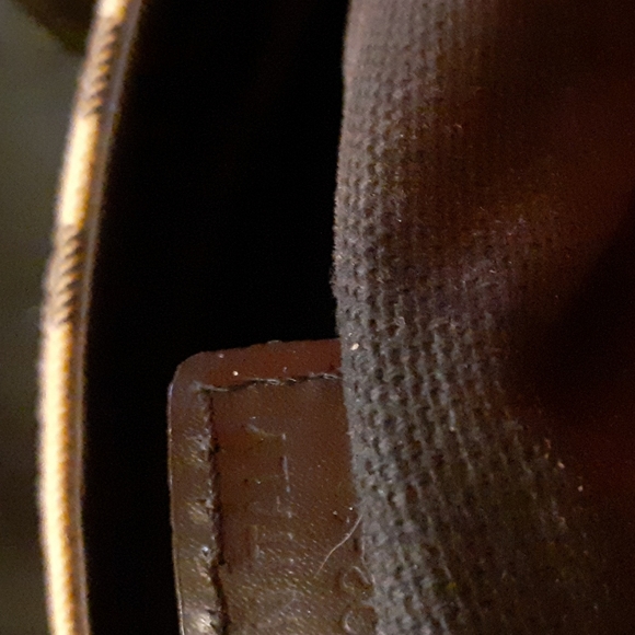 Burberry tote - Picture 2 of 2